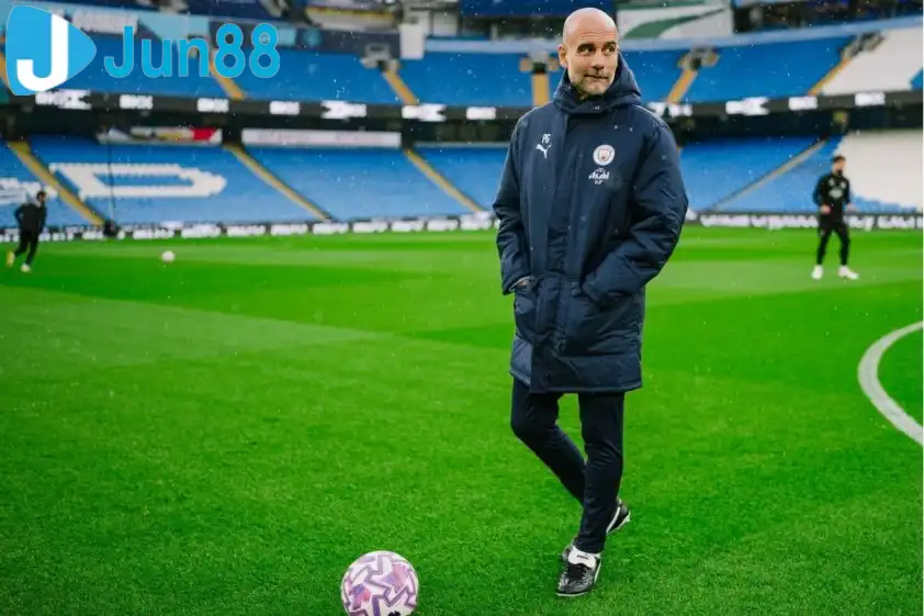 Pep Guardiola cho toàn đội rèn quân tại sân Etihad thay vì học viện CFA (Ảnh: Trang chủ CLB).