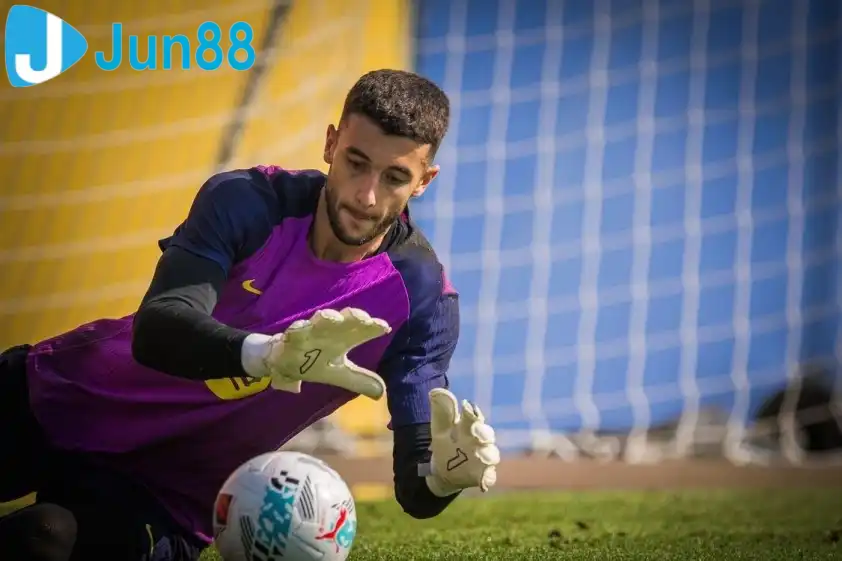 Joan Garcia được quy hoạch trở thành thủ môn số 1 của Barca trong tương lai (Ảnh: CLB)