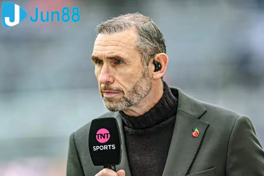 Martin Keown thể hiện sự lo lắng về tình hình lực lượng hiện tại của Arsenal. Ảnh: TNT