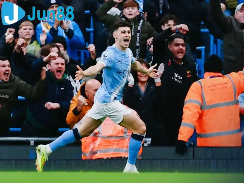 Foden vừa lập cú đúp trong chiến thắng nhọc nhằn của Man City trước Leeds ở vòng đấu vừa qua (Ảnh: CLB)